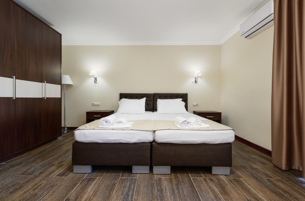 Hotel Cheluskintsev Gagra Buitenkant foto