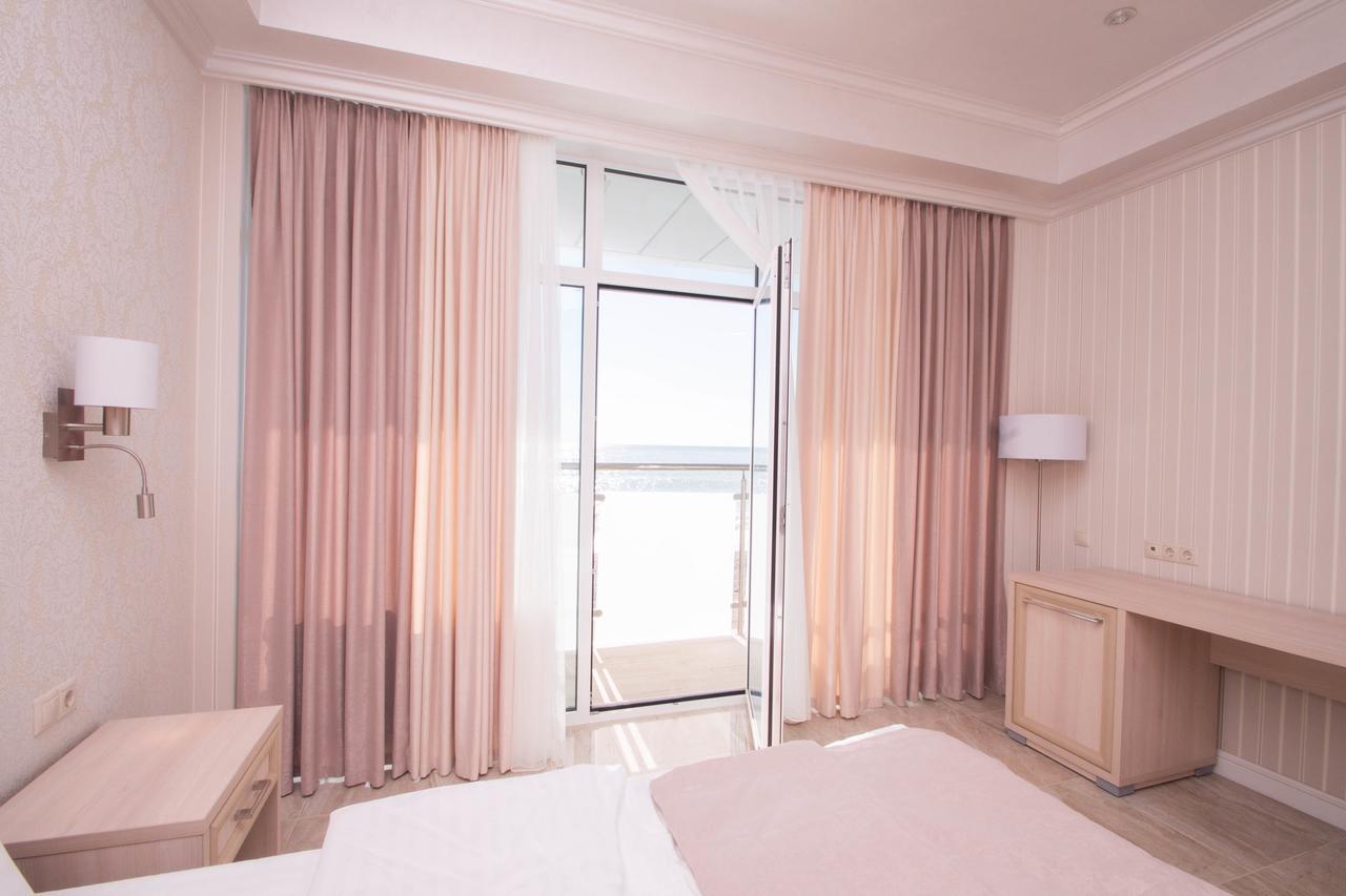 Hotel Cheluskintsev Gagra Buitenkant foto