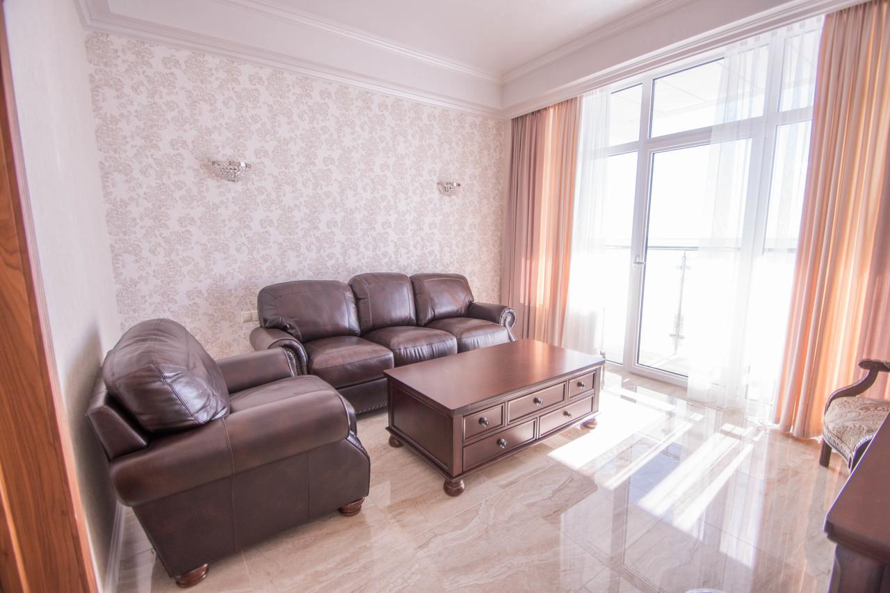 Hotel Cheluskintsev Gagra Buitenkant foto
