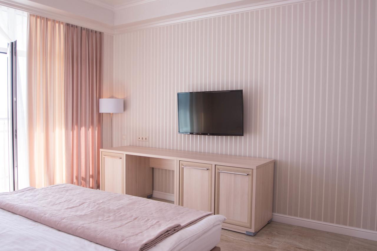 Hotel Cheluskintsev Gagra Buitenkant foto