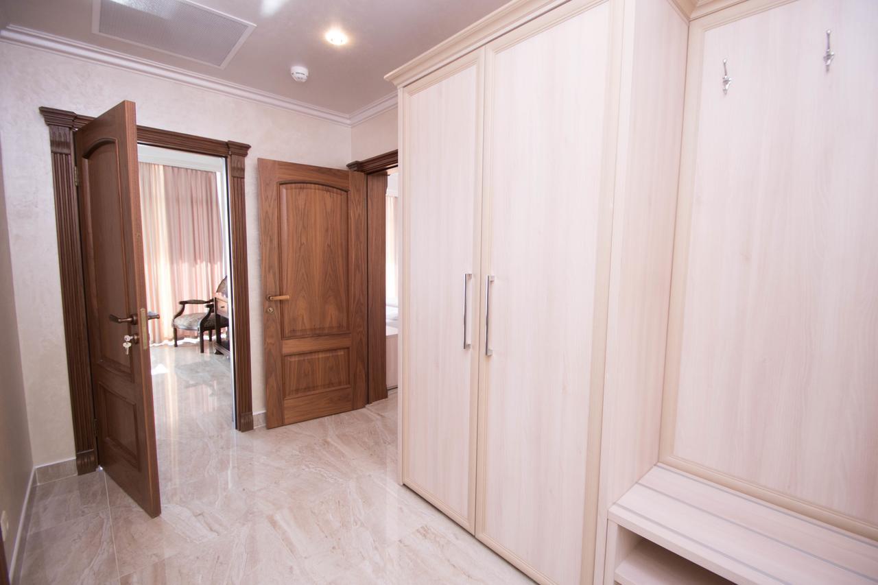 Hotel Cheluskintsev Gagra Buitenkant foto