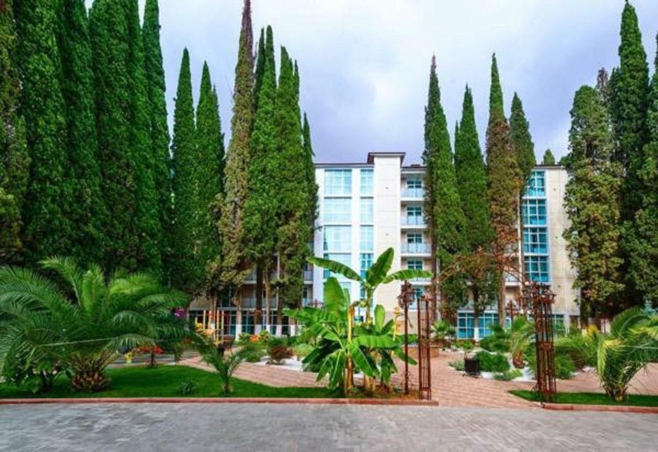 Hotel Cheluskintsev Gagra Buitenkant foto