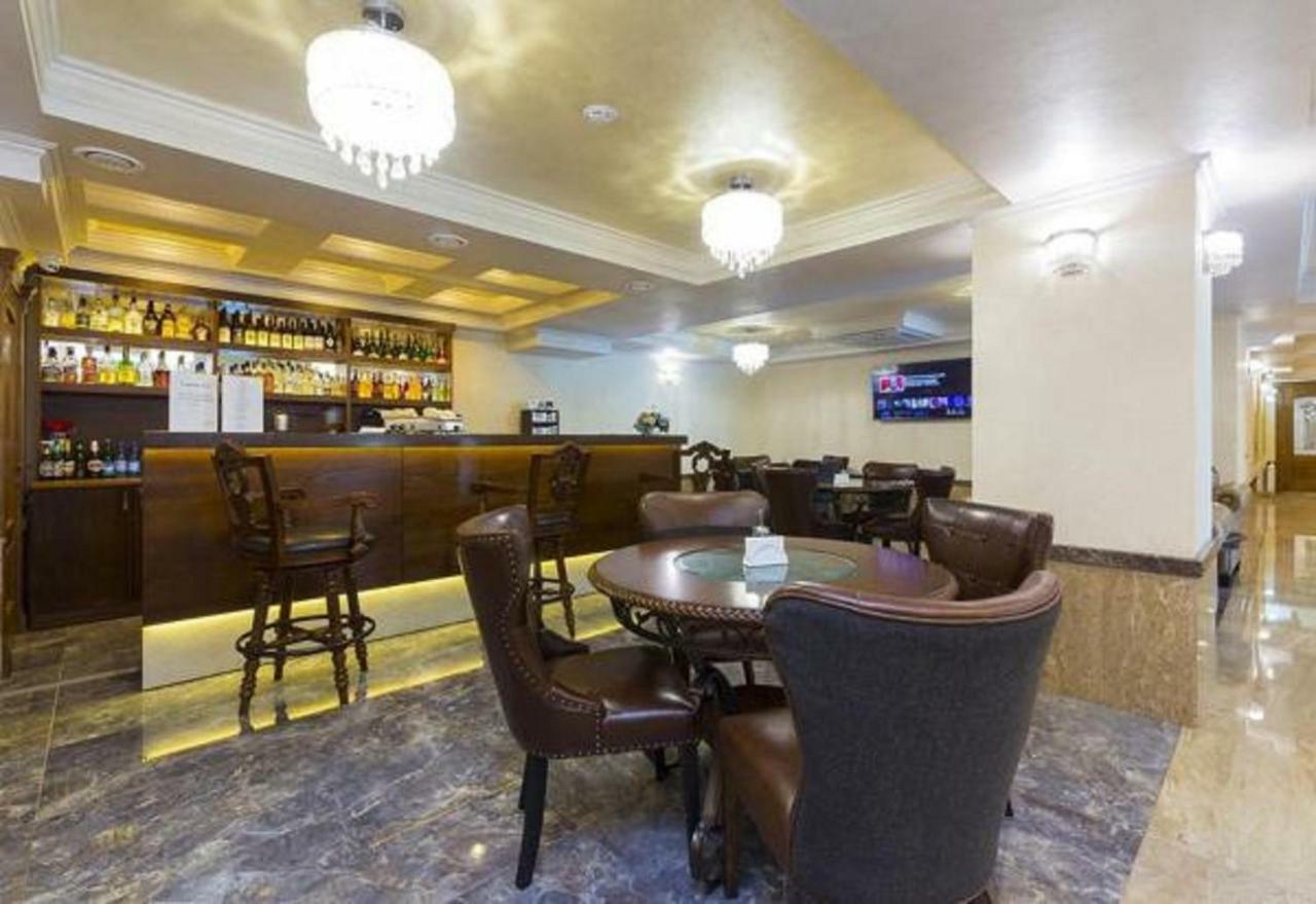 Hotel Cheluskintsev Gagra Buitenkant foto
